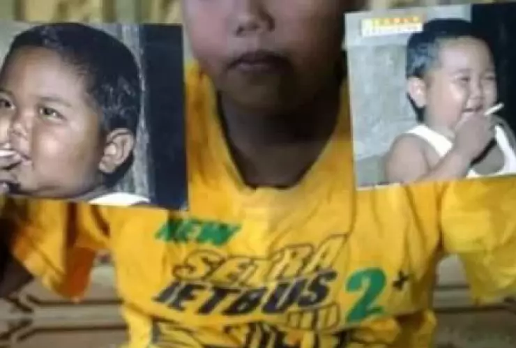 Video Así está el bebé fumador de Indonesia que se viralizó en 2010