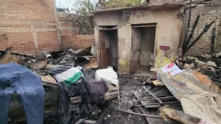 Ramón y su perro escaparon de un incendio en su casa, en Los Mochis