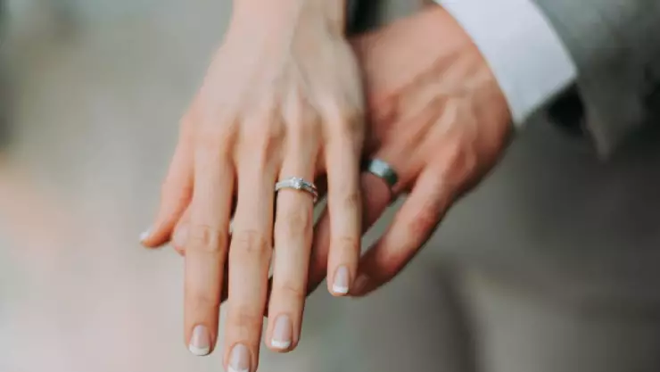 ¿Cómo solicitar ayuda para gastos de matrimonio del IMSS?