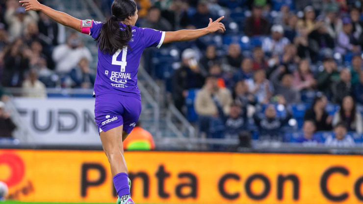 Rebeca Bernal festeja gol con Rayadas en el Clausura 2024