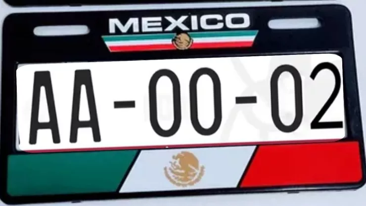 Multarán a conductores que circulen con portaplacas