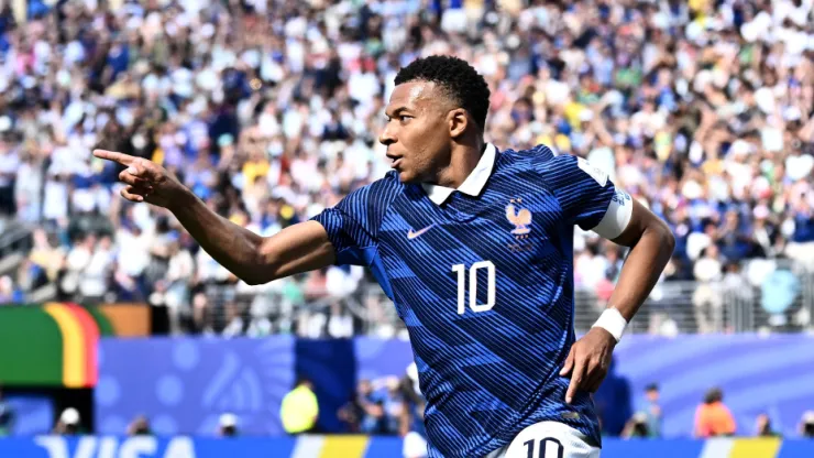 Kylian Mbappé con Francia