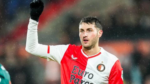 Santiago Giménez con Feyenoord