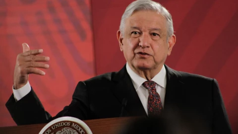 Estamos por llegar a un acuerdo con el sector privado para invertir en Pemex: AMLO