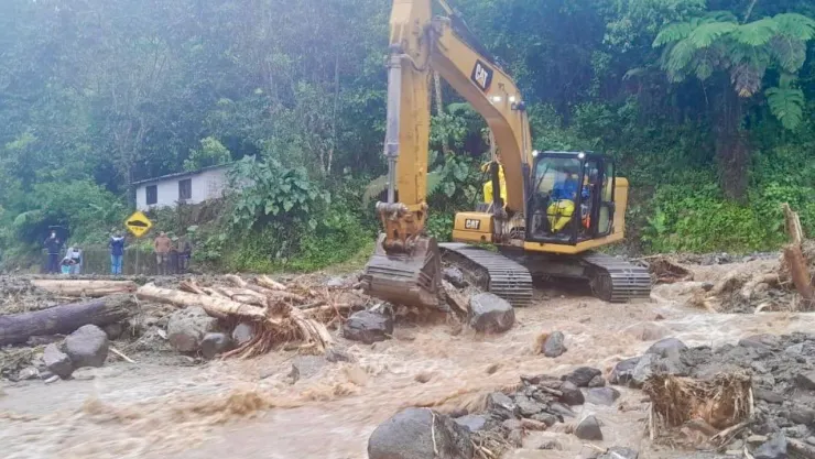 VIDEO ¡Domingo gris! Alud en Ecuador deja muertos y más de 30 desaparecidos