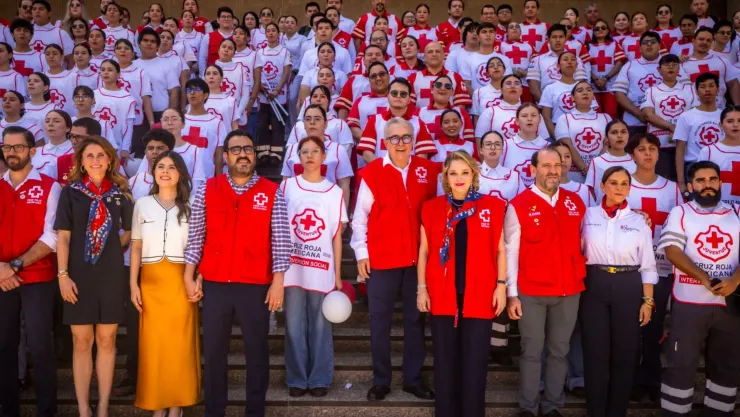 Gobernador Rocha Moya da banderazo de inicio de la Colecta Nacional de Cruz Roja en Sinaloa. .jpg