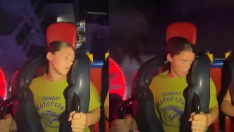 VIDEO Joven se desmaya varias veces en un juego mecánico