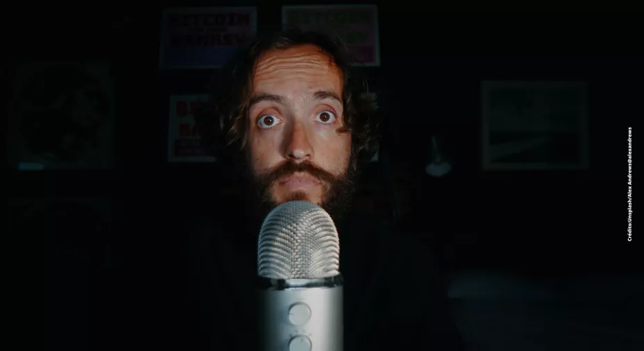 ¿Es bueno o malo hablar en voz alta solo?