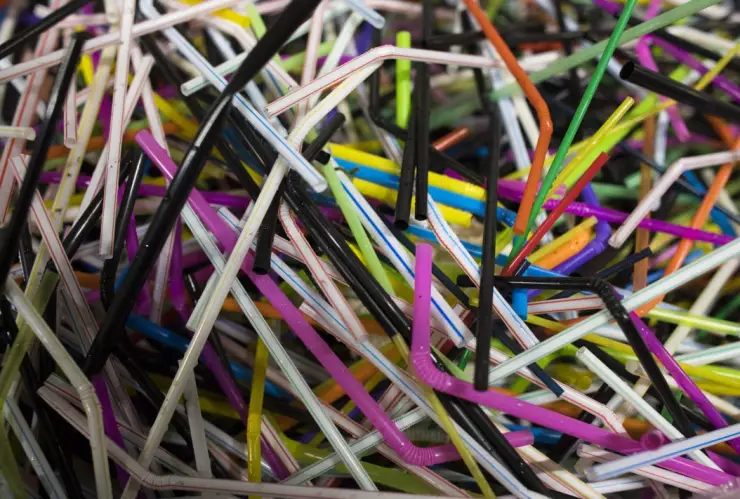 Grandes empresas ya buscan alternativas para sustituir a los popotes / Foto: Especial