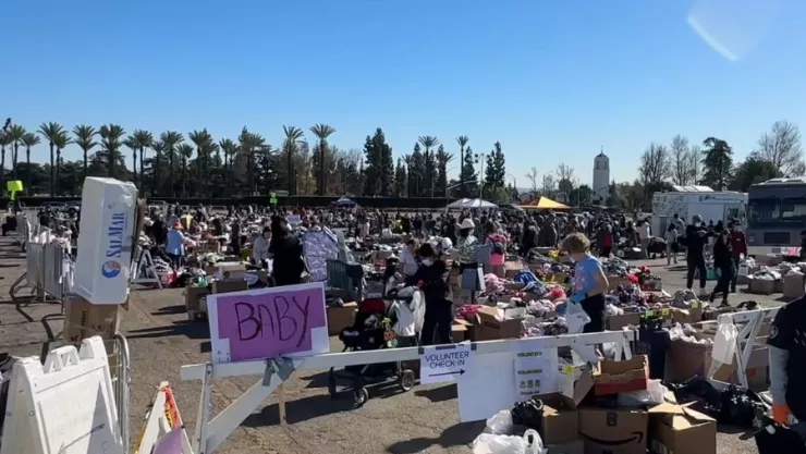 Abren centro de acopio para afectados de incendios en Altadena, California