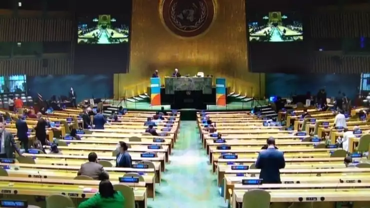 Miembros de la ONU se comprometen a poner fin al SIDA para 2030