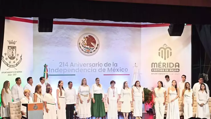 Encabeza Cecilia Patrón ceremonia del 214 Aniversario de la Independencia de México