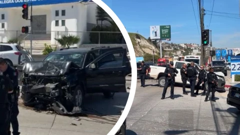 Ataque armado acaba en persecución y choque contra camioneta hoy en Tijuana