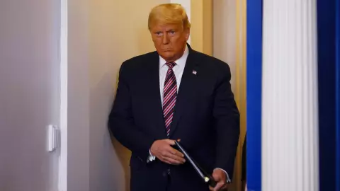 donald trump cortan discurso.jpg