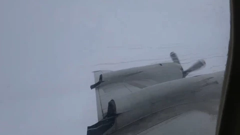 así-se-va-ojo-del-huracán-milton-avion-cazahuracanes-interior-video