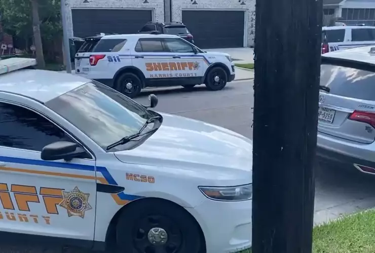 Reportan tirador activo en secundaria de Houston, Texas