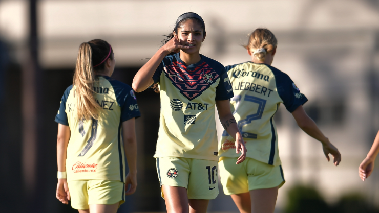 Daniela Espinosa festeja gol con América Femenil