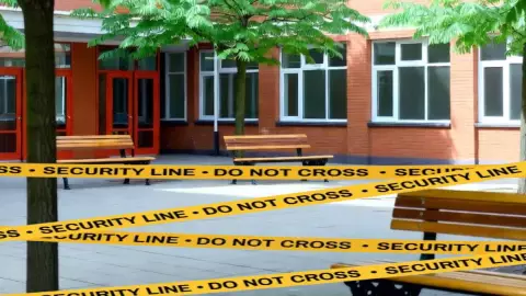 Niño muere en escuela tras colapsar techo