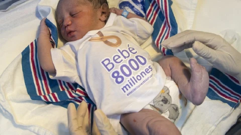 Bebé número 8 mil millones 