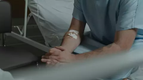 hombre en hospital.jpg