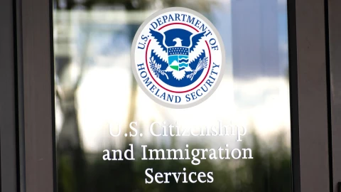 Fachada del Servicio de Ciudadanía e Inmigración de Estados Unidos.