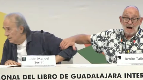 El cantante Joan Manuel Serrat abandona la FIL 2025