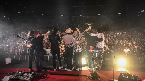 Zoe dedica concierto a hermanas Sofía y Esmeralda