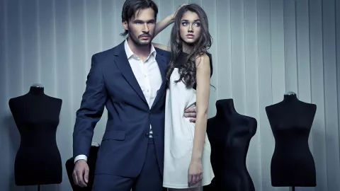 ddc hombre estirado mujer