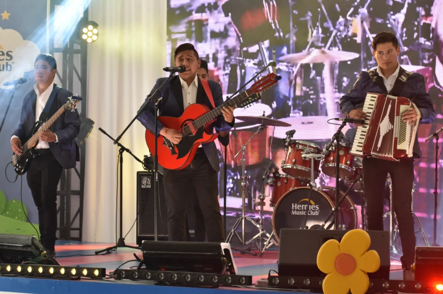 SIX DE GALA
