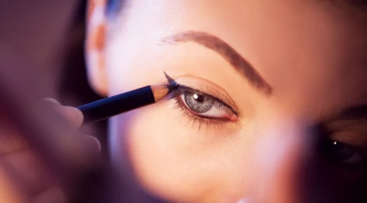 3 delineados con Efecto Sombra para ojos grandes, medianos y pequeños
