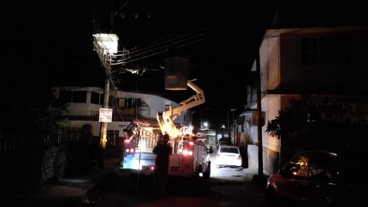 CFE restablece electricidad en 96% viviendas afectadas por frente frío 19