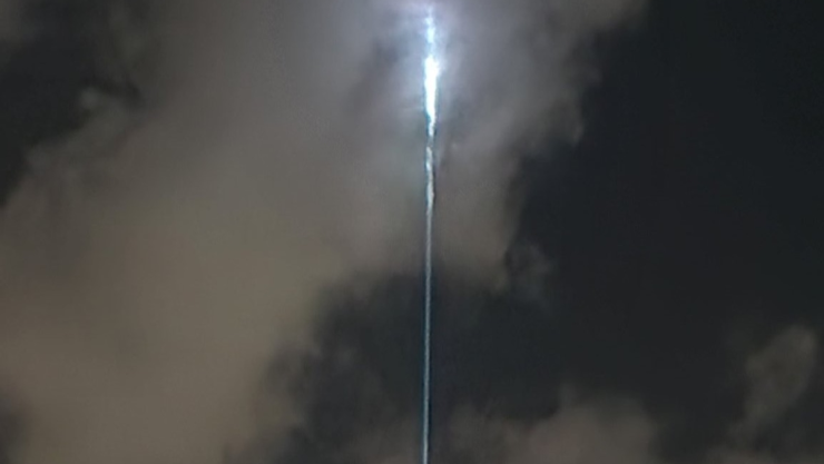 extraño rayo de luz cielo miami