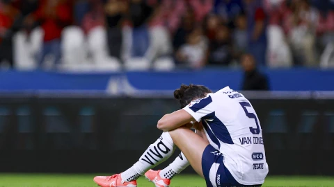 Merel van Dongen en la derrota de Rayadas vs Atlas