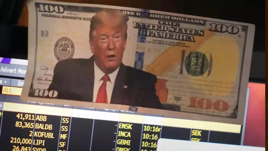 Donald Trump en un billete de cien dólares en BV de NY.