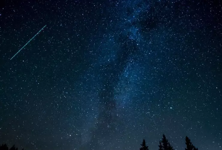 Lluvia de estrellas, cometa b.jpg