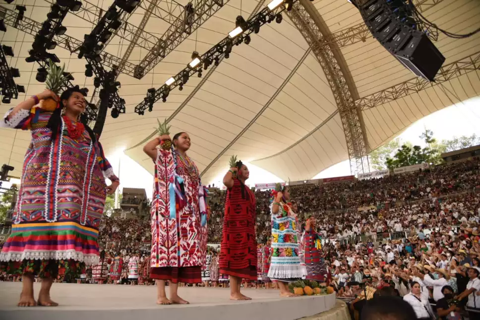 guelaguetza-2022-inicio-oaxaca-cerro-del-fortin.jpg