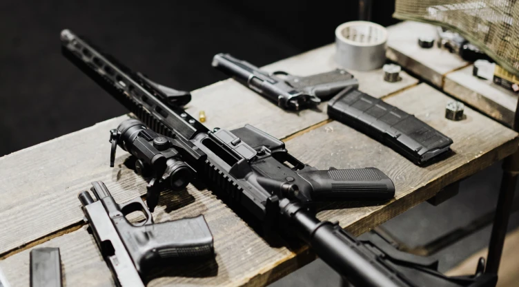 ¿Qué países permiten el uso de armas de fuego de manera legal?