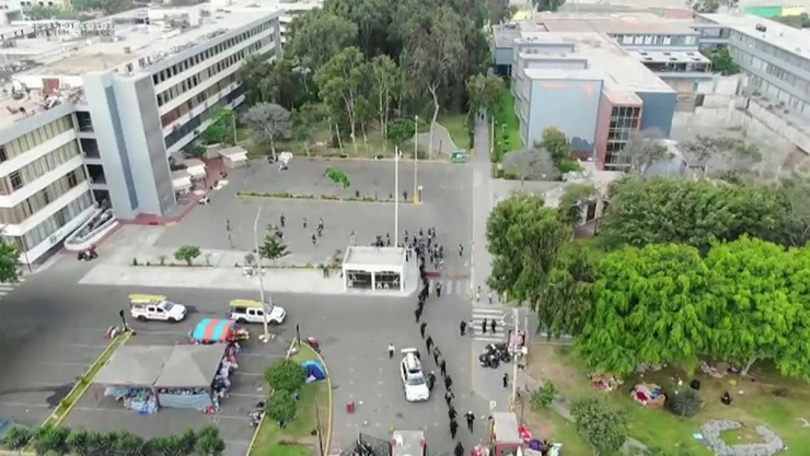 La policía de Perú informó la detención de 205 personas en la Universidad Nacional Mayor de San Marcos, en Lima.