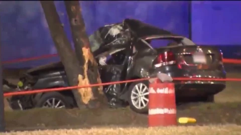 Mientras Dormía: Mujer muere prensada tras destrozar su auto en aparatoso choque en la CDMX