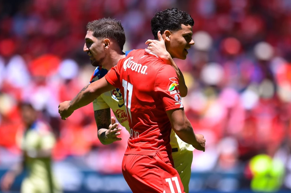 Diego Valdés y Maximiliano Araújo