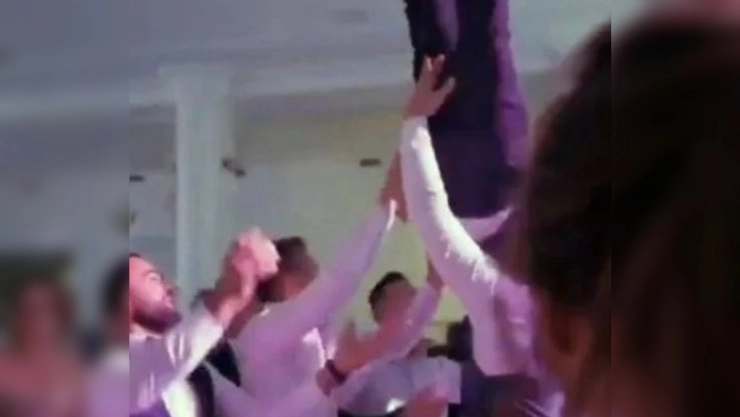 novio-boda-amigos