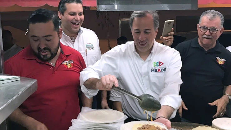 Meade visita taquería