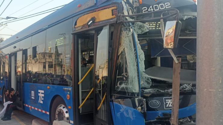 Accidente de trolebús deja 20 heridos