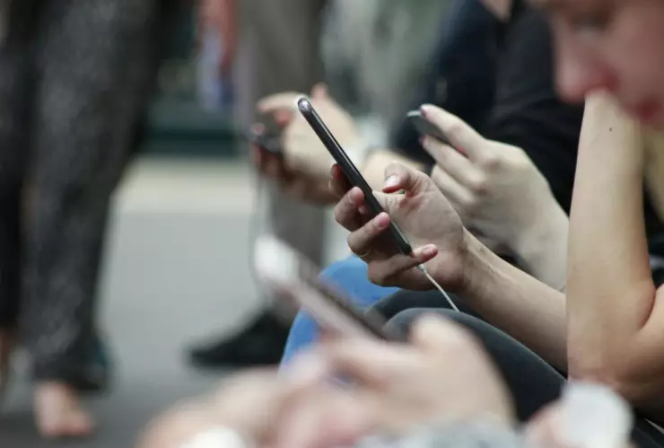 ¿Cómo funciona la nueva estafa por mensaje de texto de supuesta entrega fallida de paquetería?