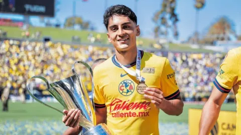 Santiago Naveda podría salir del América en este mercado