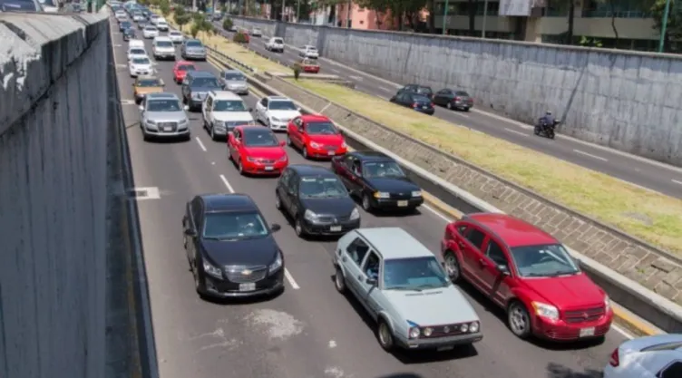 ¿Qué pasa si circulas sin placas en la CDMX? Multas y sanciones a tu auto