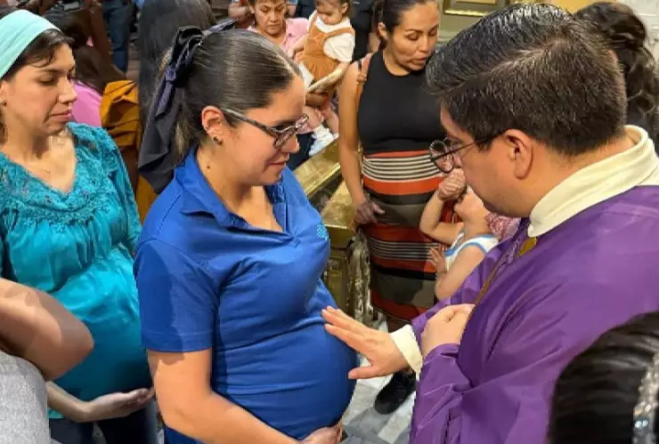 Misa embarazadas Catedral de León