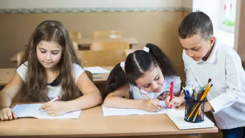 PORTADA hay clases mañana 24 de noviembre.jpg