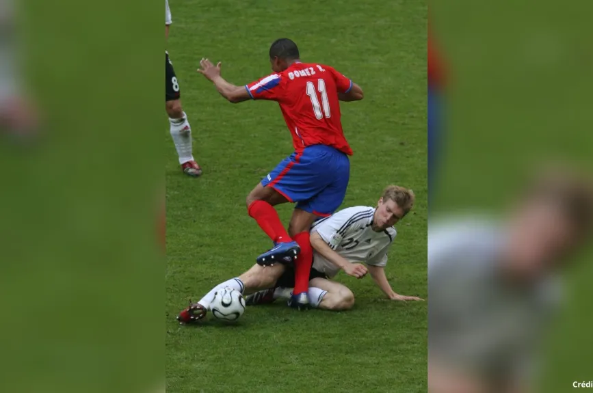 12 maximos goleadores en la historia de Costa Rica.jpg
