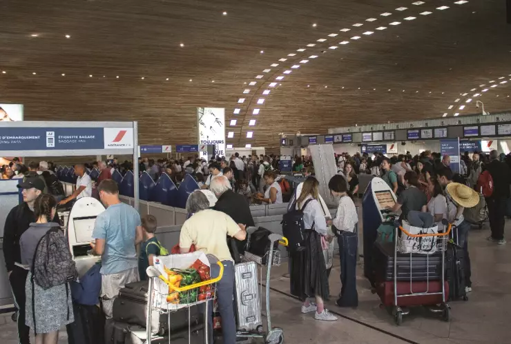 Ecuador endurece sus políticas migratorias: nueva visa de visitante temporal será obligatoria para extranjeros de más de 40 naciones.